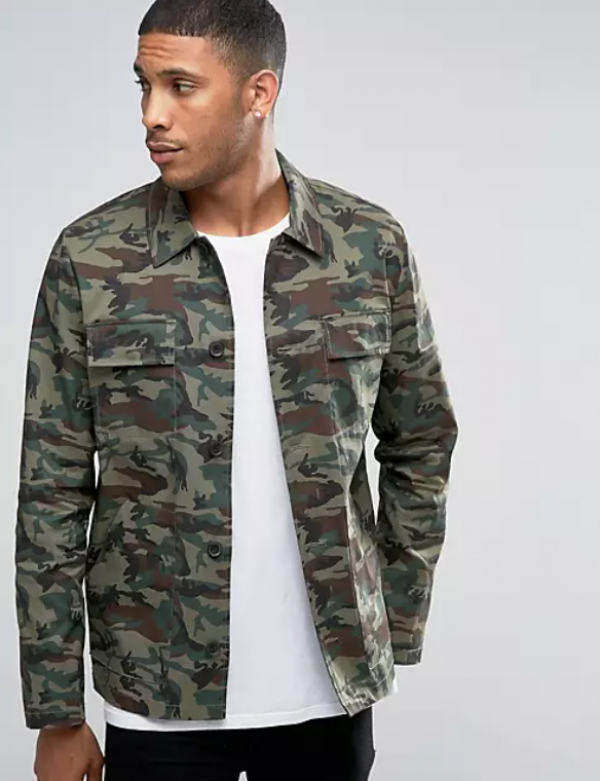 Harrington jacket dengan motif camouflage